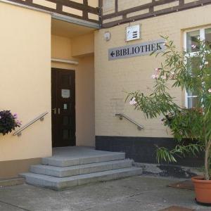 Eingang zur Bibliothek