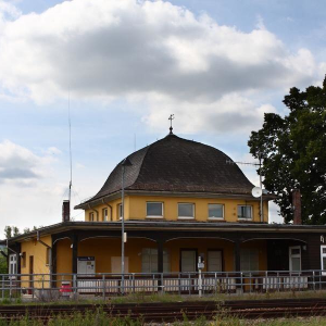 Bahnhofgebäude